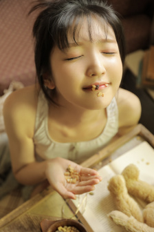 吻胸吃奶